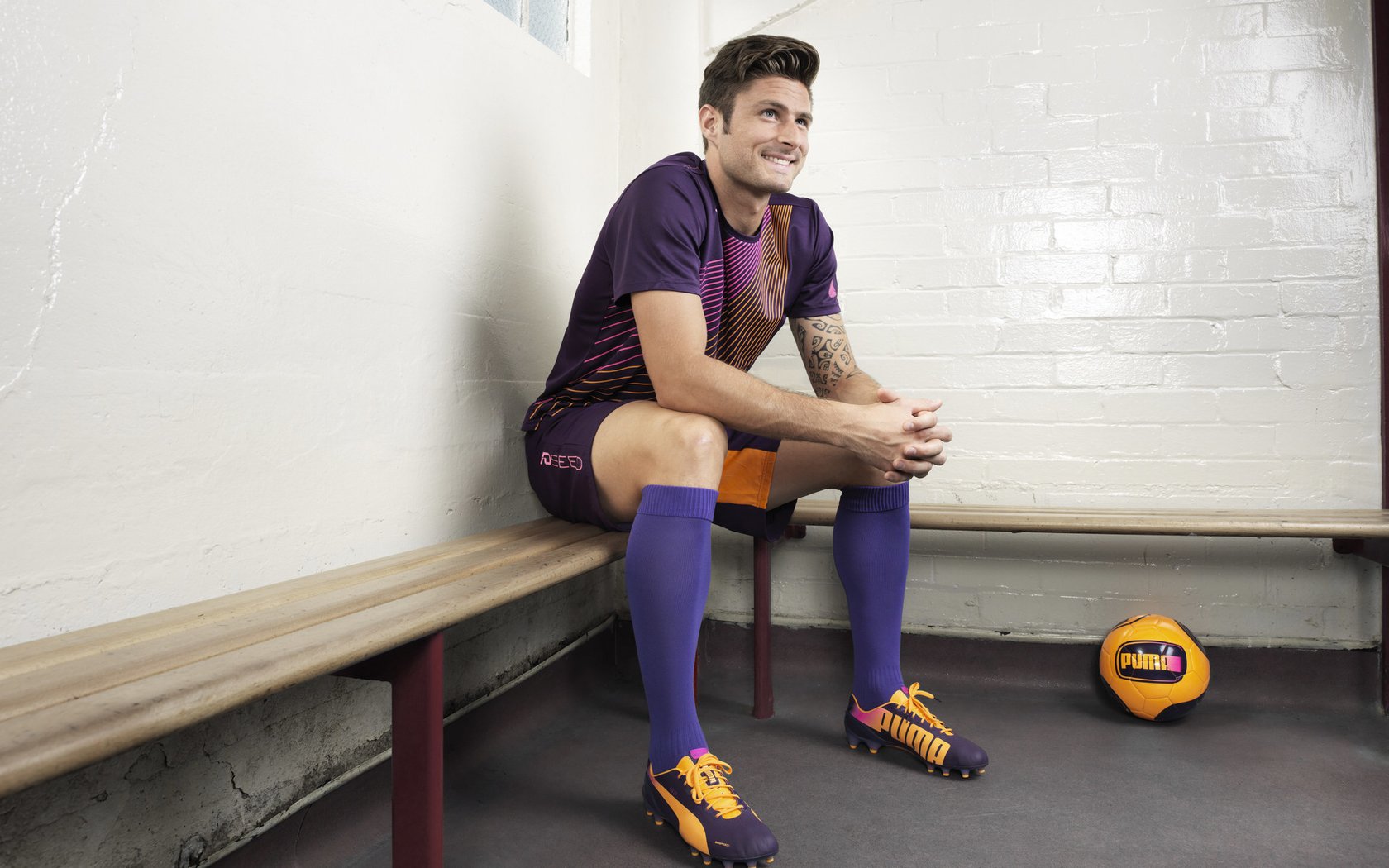 巴雷拉，绿茵场上的永动心脏，西班牙力克喀麦隆的隐形引擎