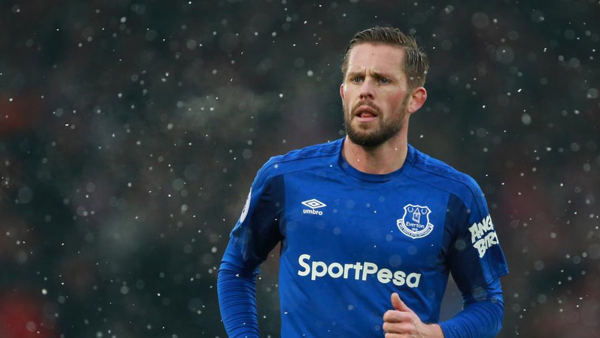 鹰牛对决，小贾伦·杰克逊如何用存在感改写比赛剧本