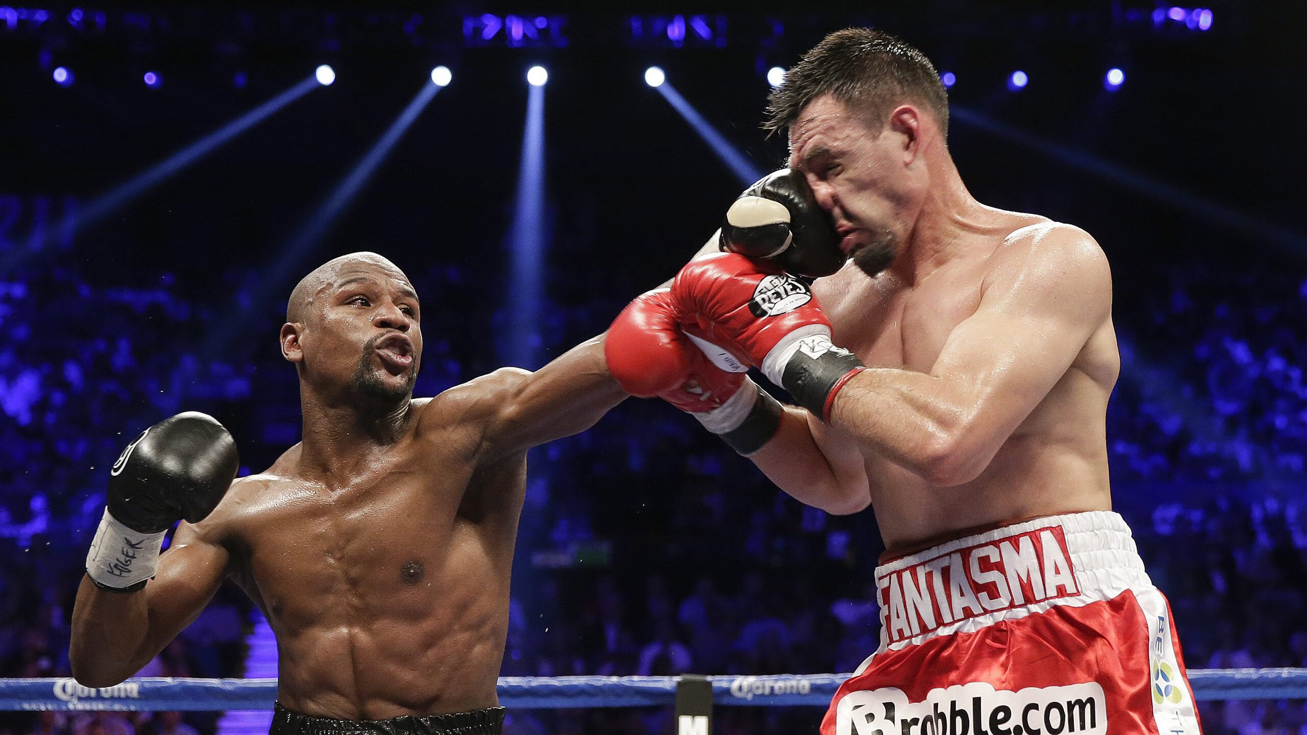 欧冠淘汰赛之夜，劳塔罗彻底打爆防线